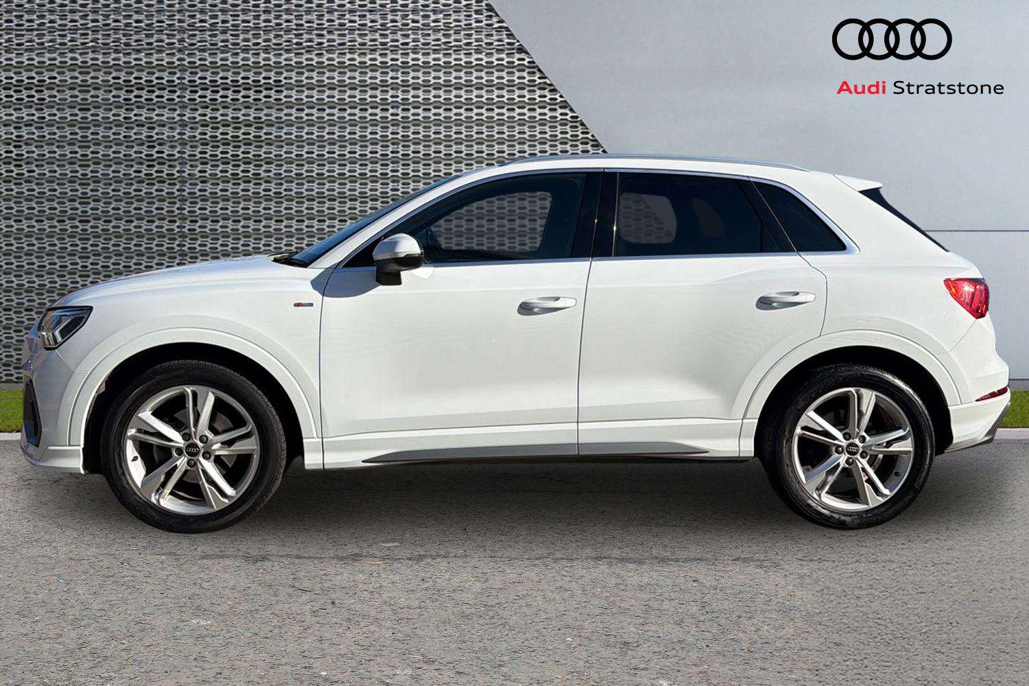 Used Audi Q3 2023 for sale - 77960918: Photo 8