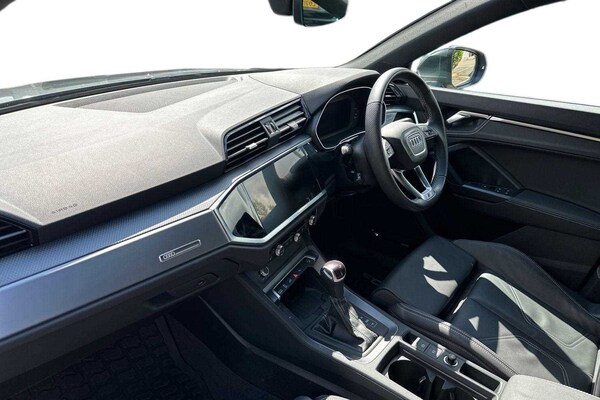Used Audi Q3 2024 for sale - 75733288: Photo 2