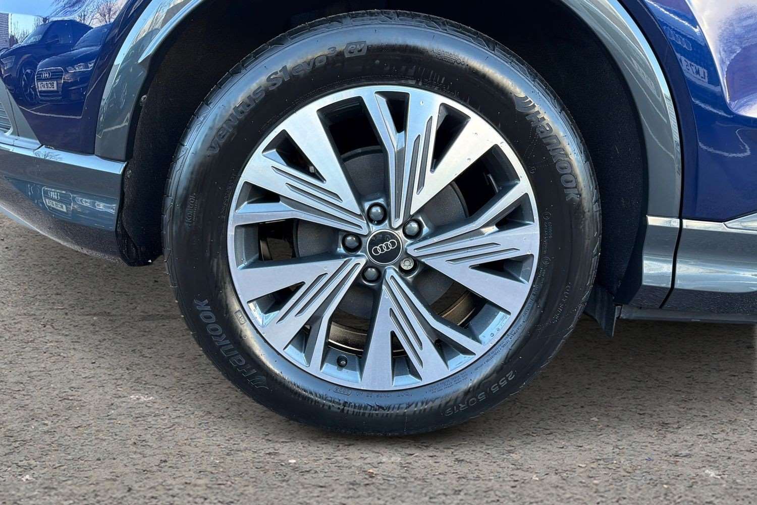 Used Audi Q4 e-tron 2025 for sale - 77472518: Photo 5