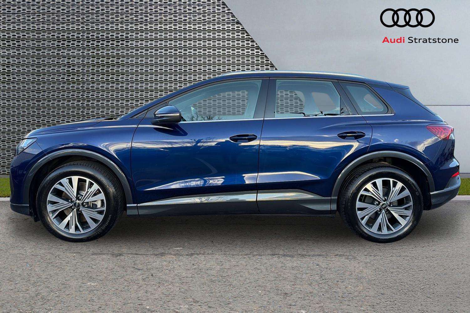 Used Audi Q4 e-tron 2025 for sale - 77472518: Photo 8