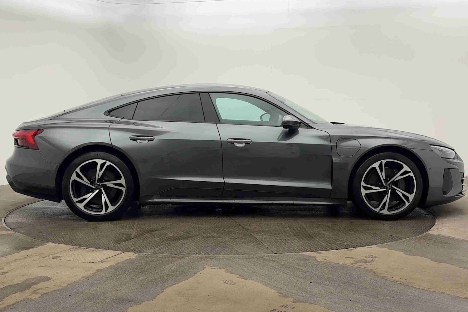 Used Audi e-tron GT 2023 for sale - 77772114: Photo 4