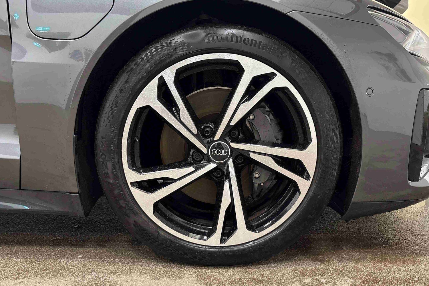 Used Audi e-tron GT 2023 for sale - 77772114: Photo 5