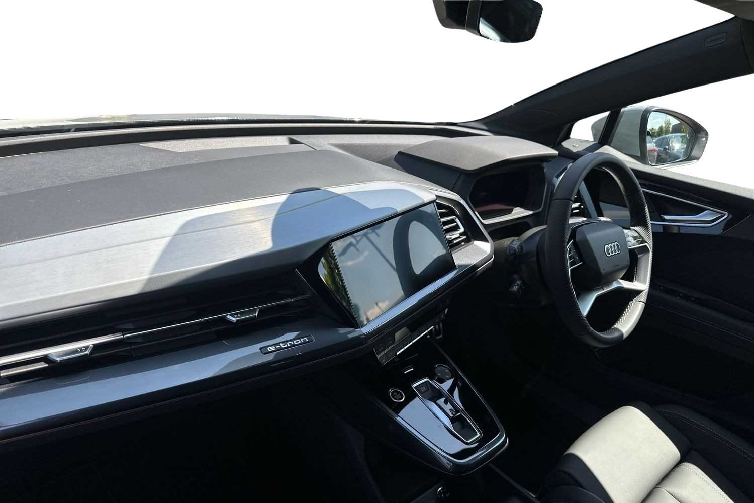 Used Audi Q4 e-tron 2025 for sale - 76015909: Photo 2