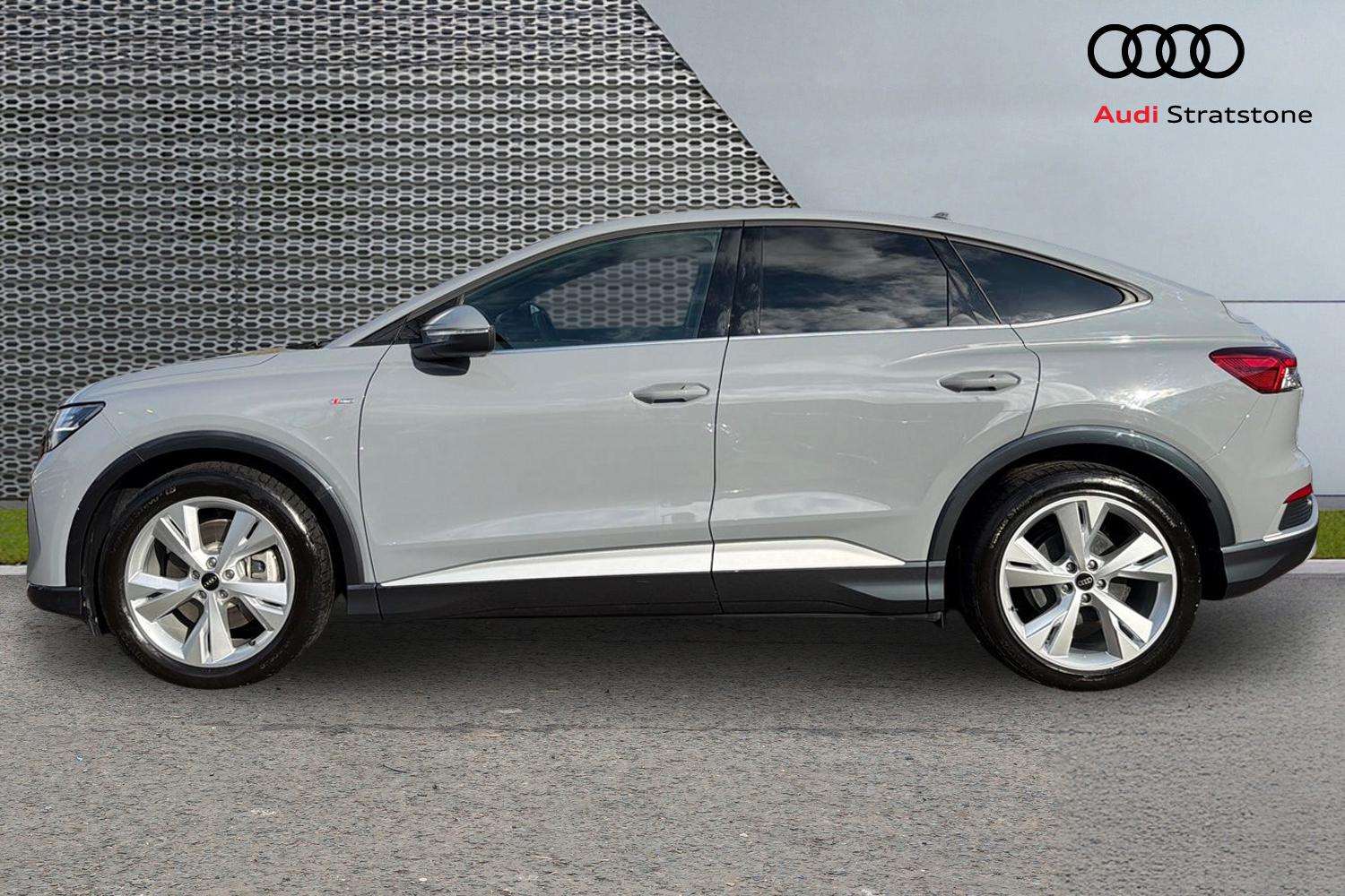 Used Audi Q4 e-tron 2025 for sale - 77443370: Photo 8