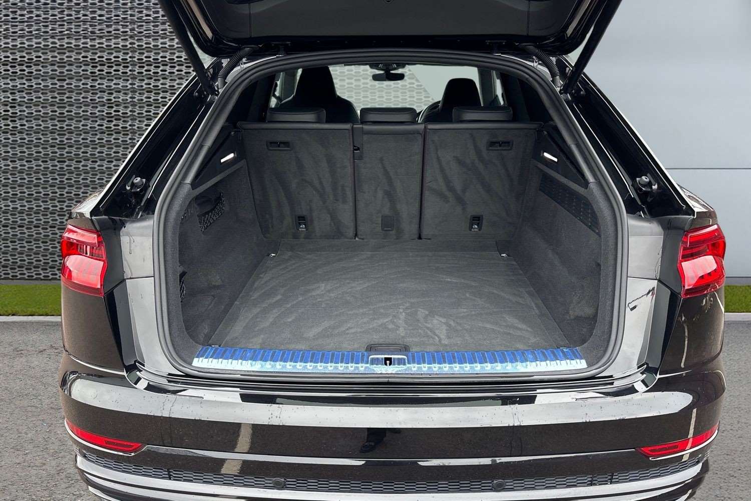 Used Audi Q8 2022 for sale - 76575993: Photo 13