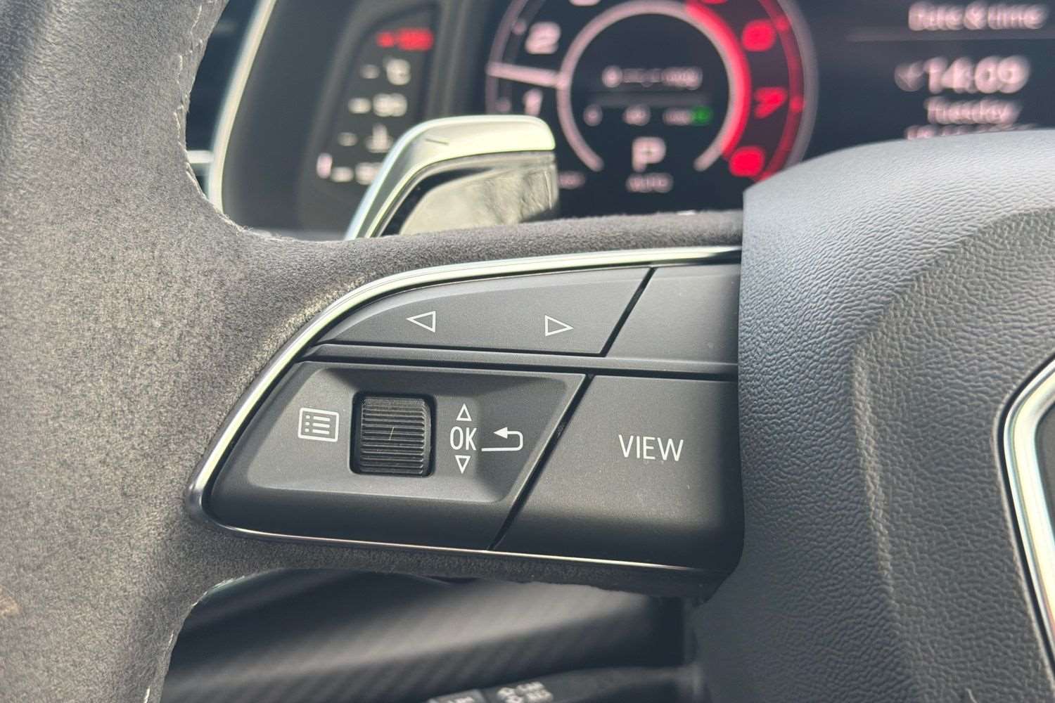 Used Audi RS Q8 2023 for sale - 76587739: Photo 16