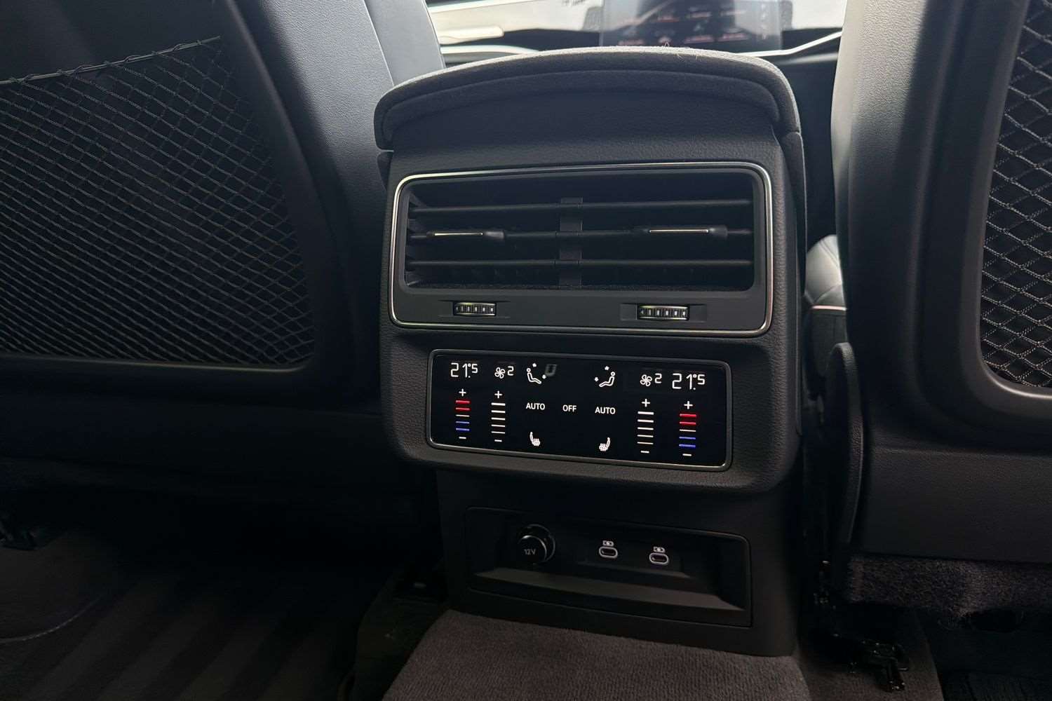 Used Audi RS Q8 2023 for sale - 76587739: Photo 23