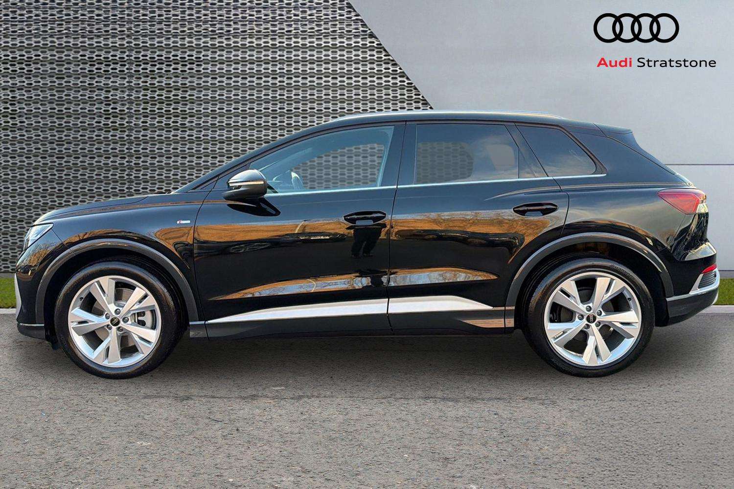 Used Audi Q4 e-tron 2025 for sale - 77811018: Photo 8
