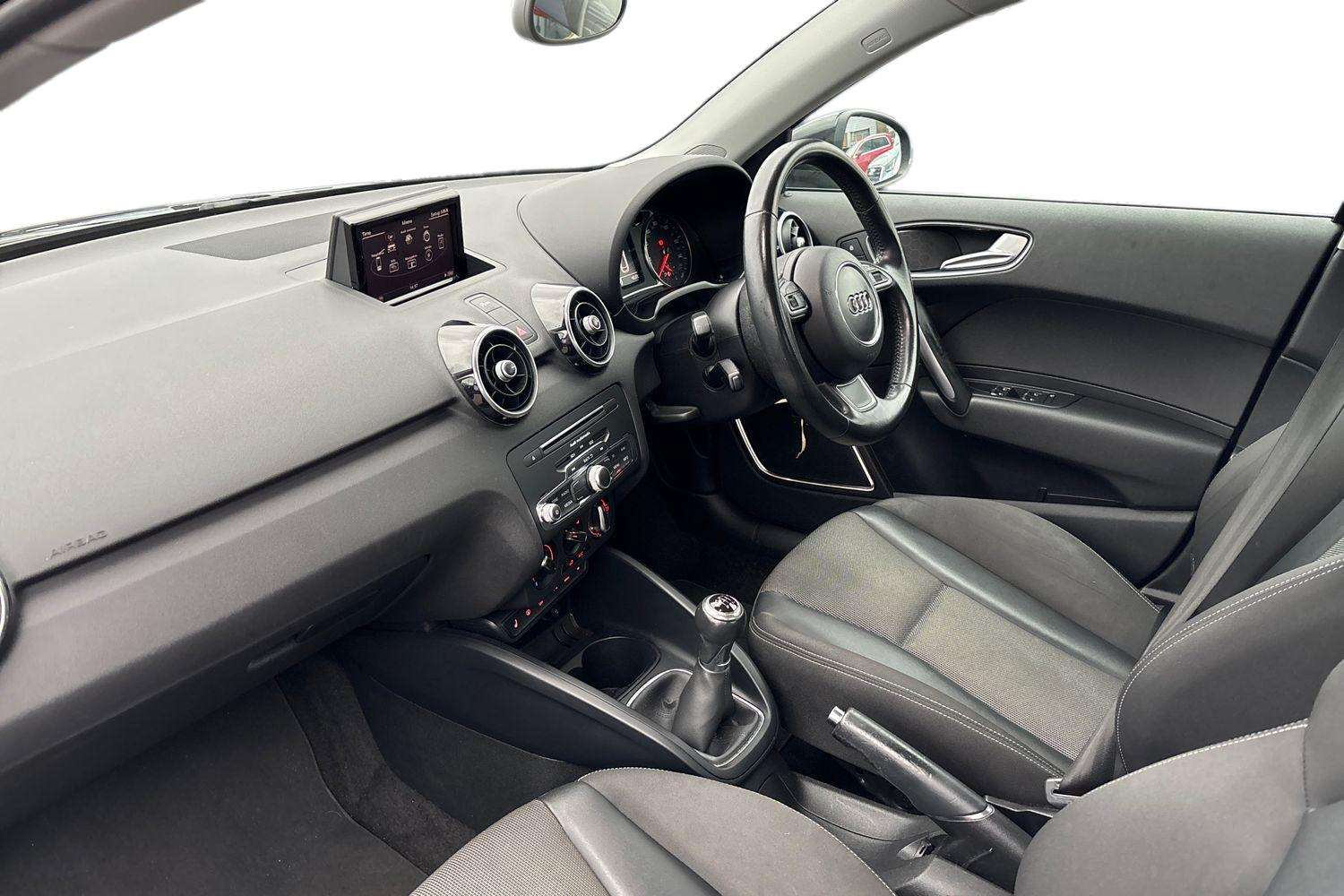 Used Audi A1 2018 for sale - 77414669: Photo 2