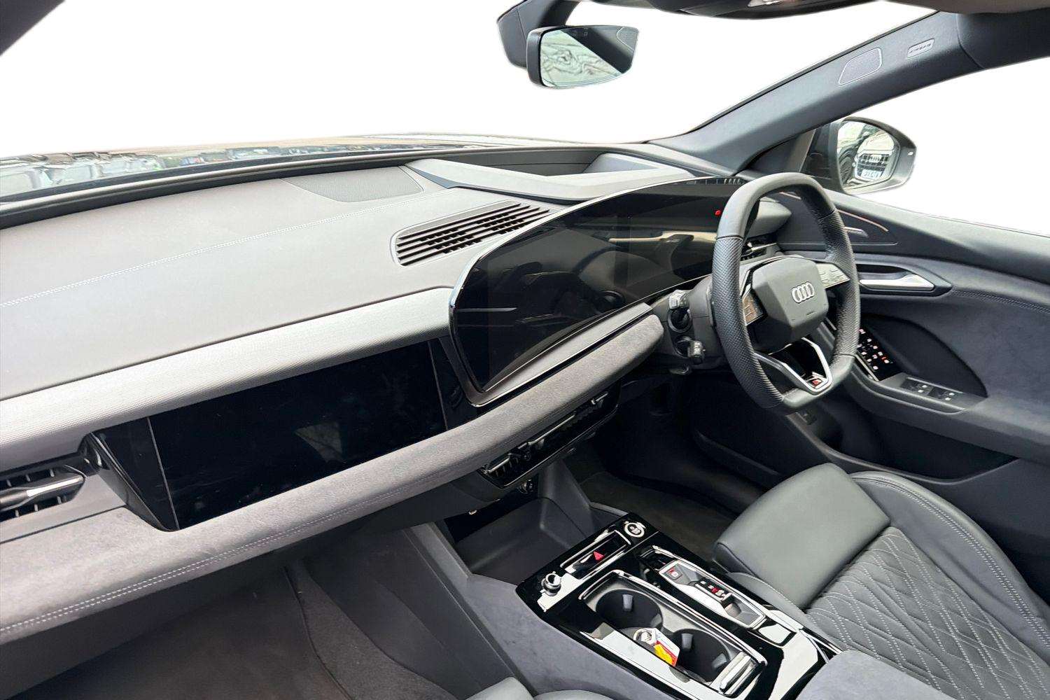 Used Audi Q6 e-tron for sale - 76843008: Photo 2