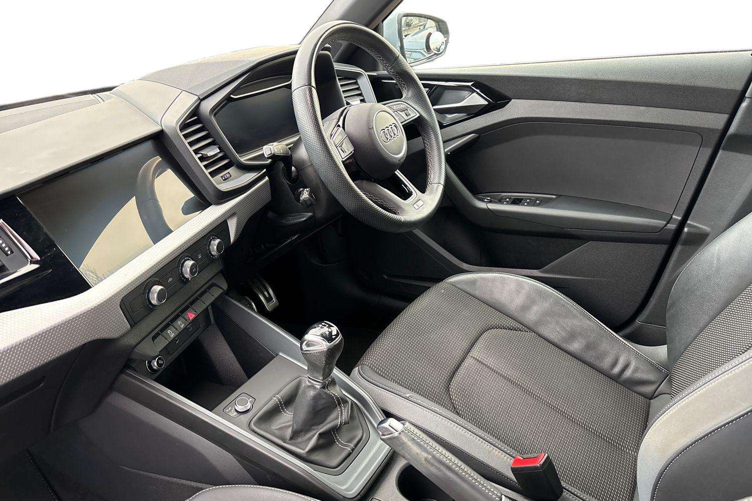 Used Audi A1 2023 for sale - 76624531: Photo 2