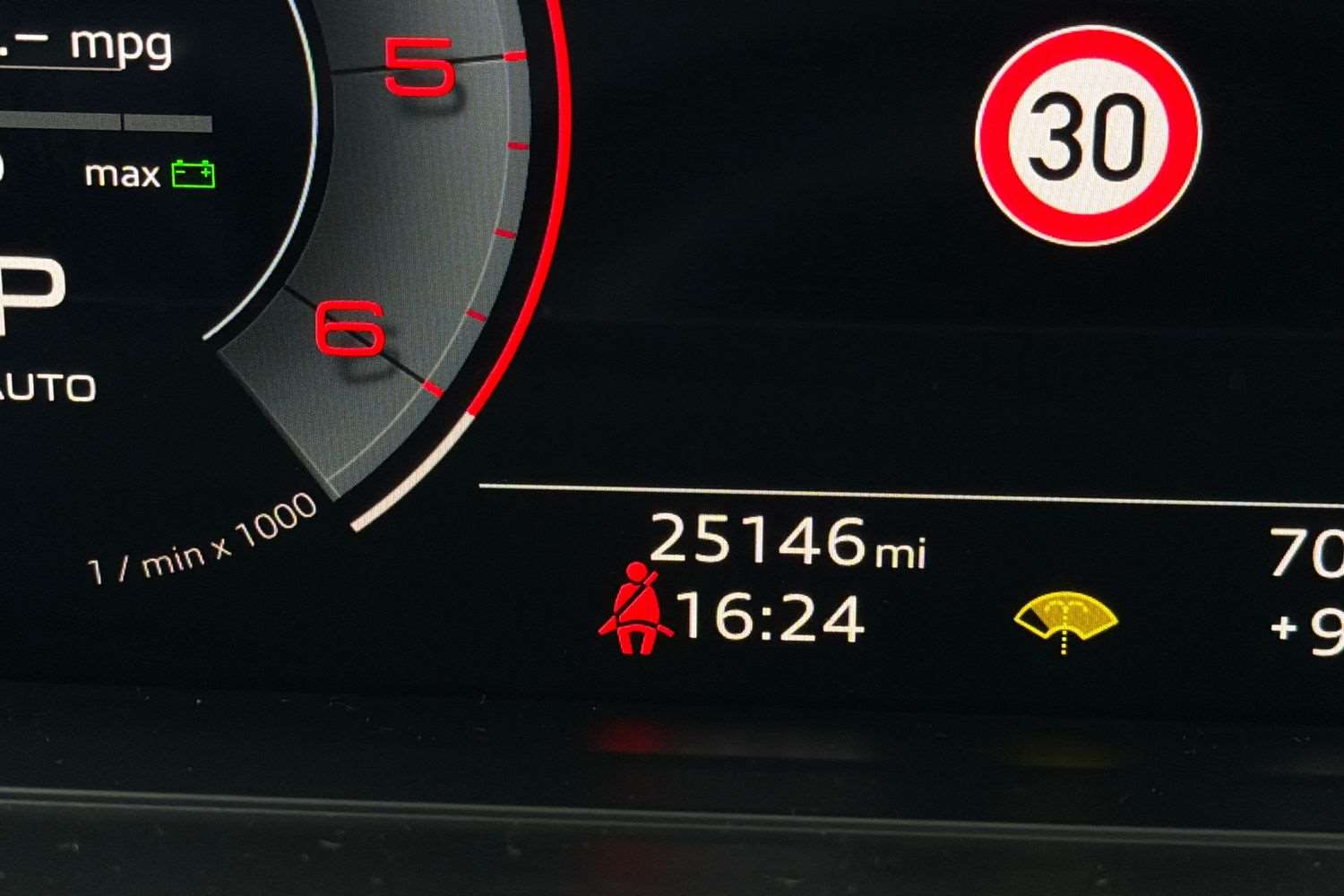 Used Audi A8 2023 for sale - 77928658: Photo 18