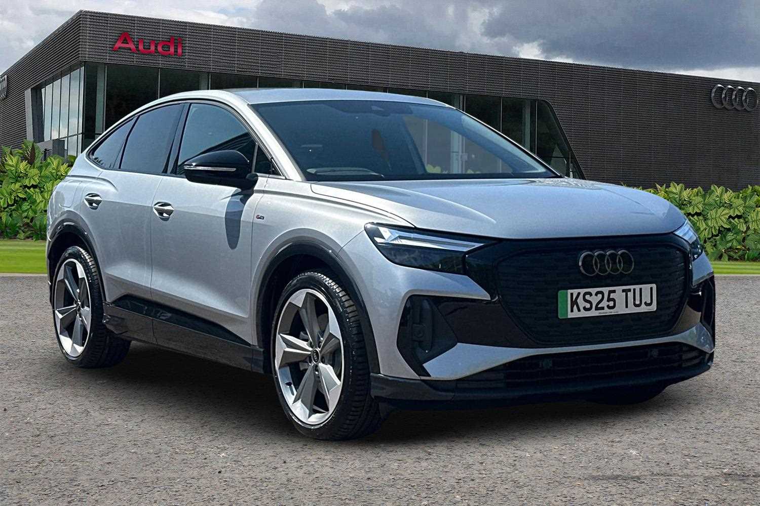 Used Audi Q4 e-tron 2025 for sale - 76015937: Photo 1