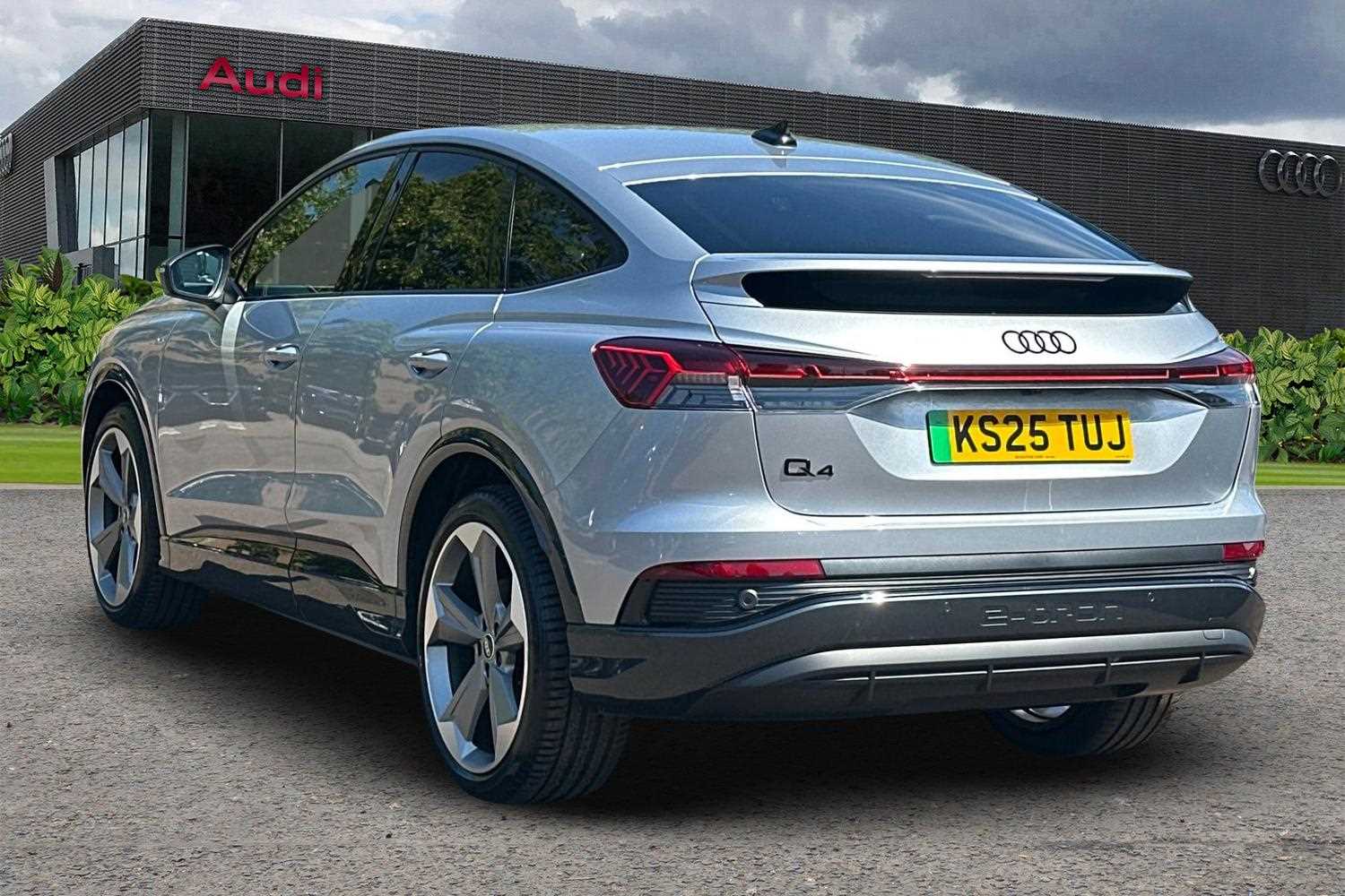 Used Audi Q4 e-tron 2025 for sale - 76015937: Photo 3
