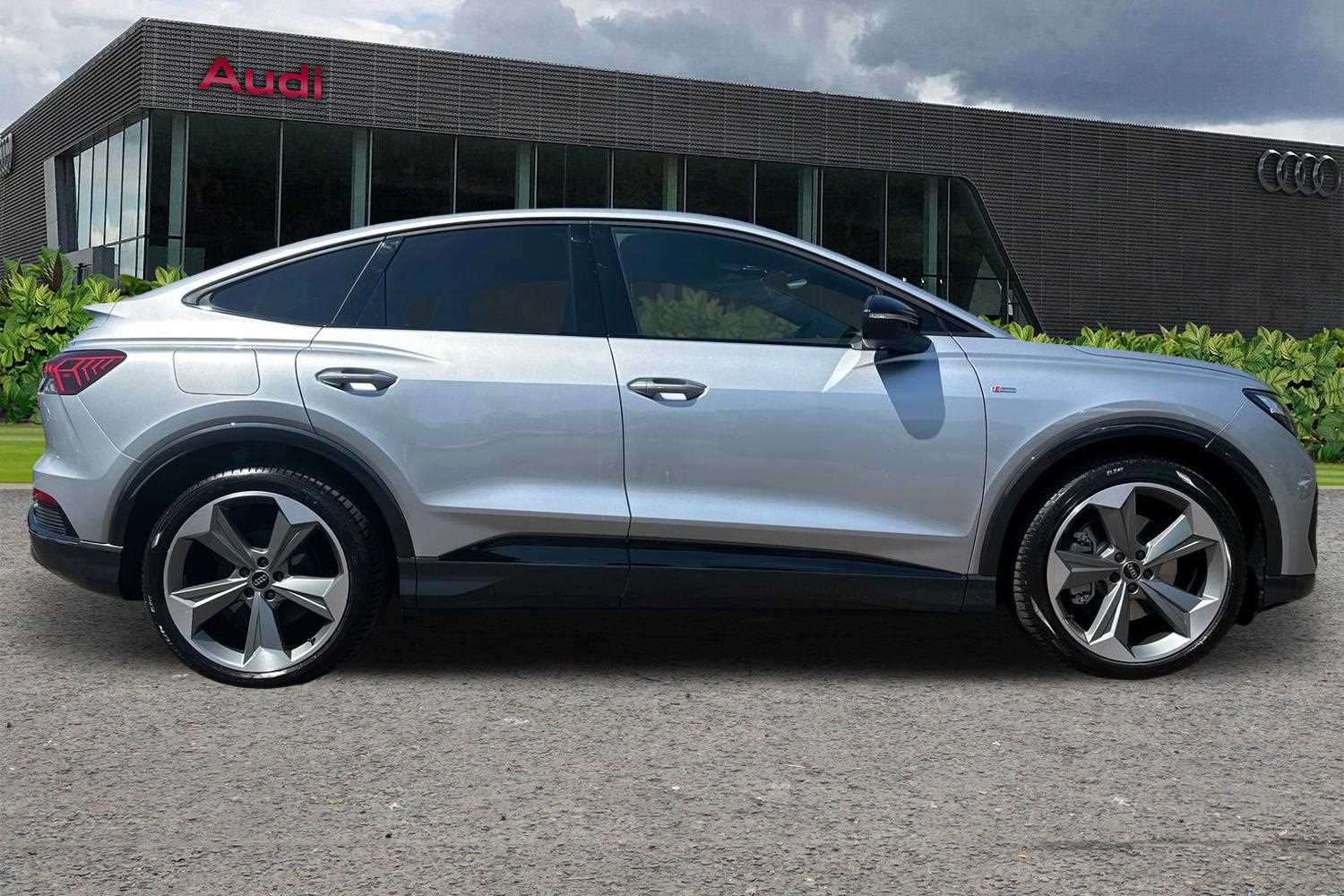 Used Audi Q4 e-tron 2025 for sale - 76015937: Photo 4