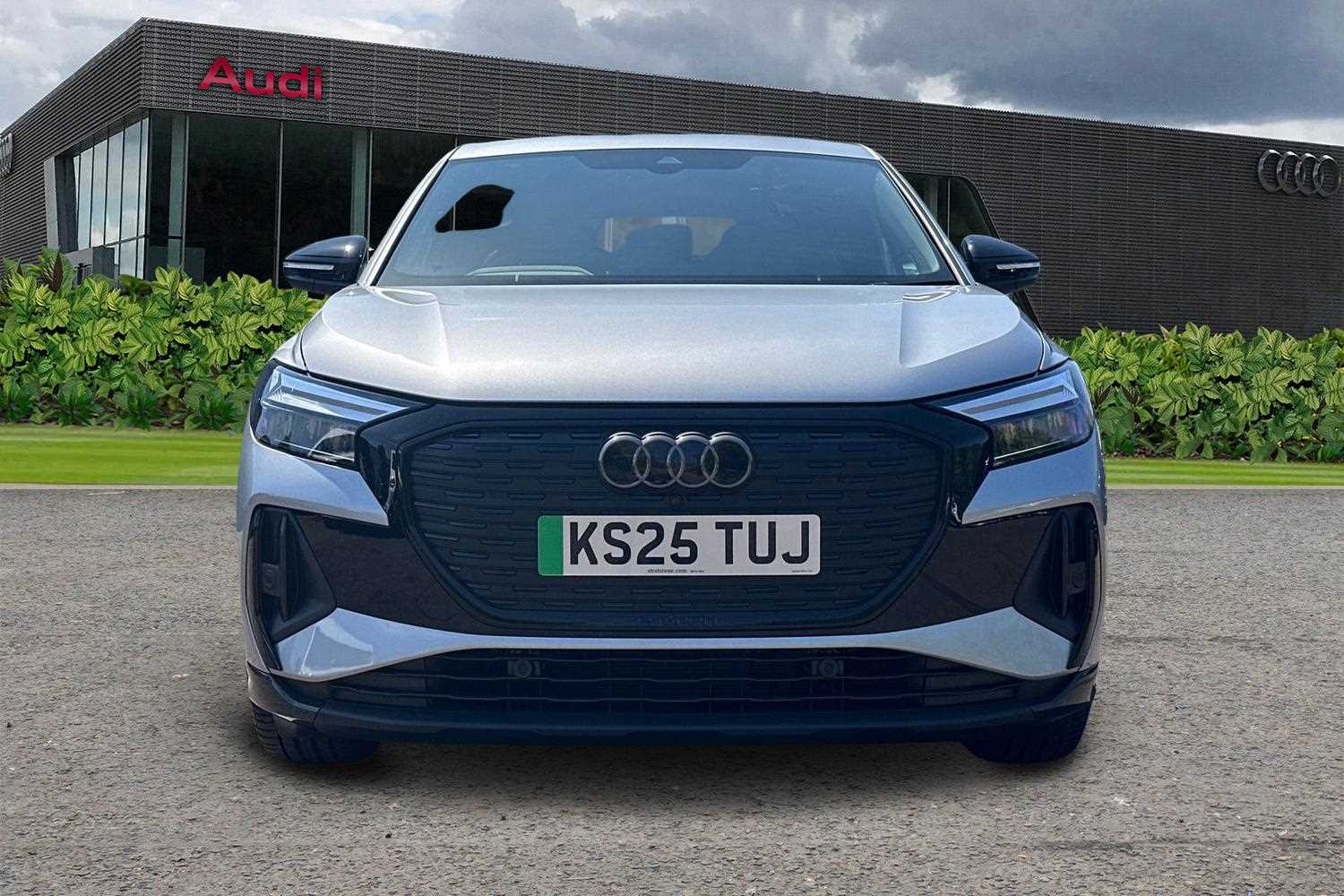 Used Audi Q4 e-tron 2025 for sale - 76015937: Photo 8