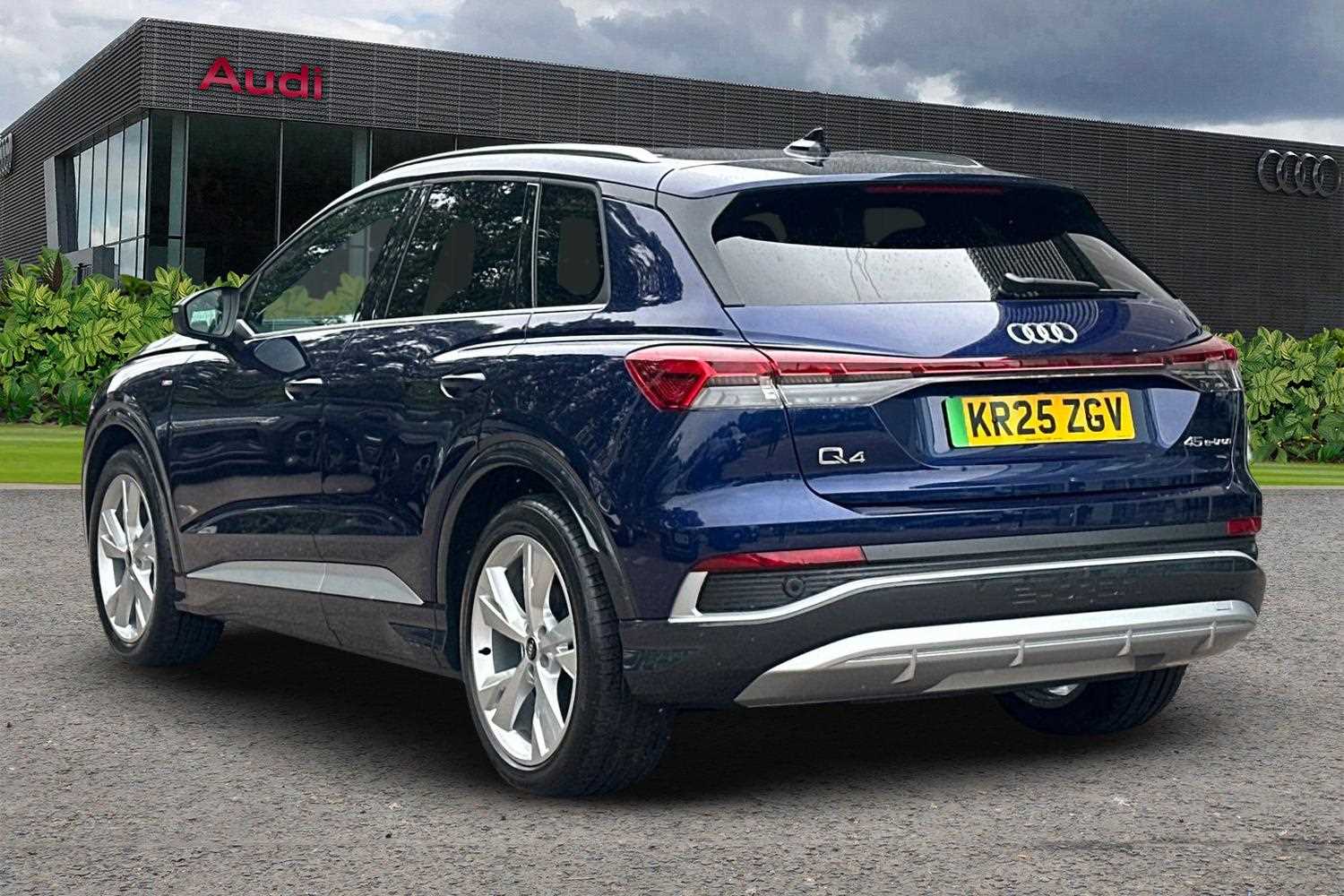 Used Audi Q4 e-tron 2025 for sale - 76310903: Photo 3