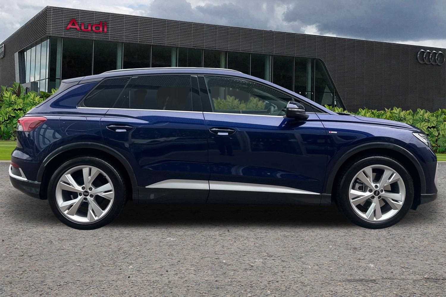 Used Audi Q4 e-tron 2025 for sale - 76310903: Photo 4