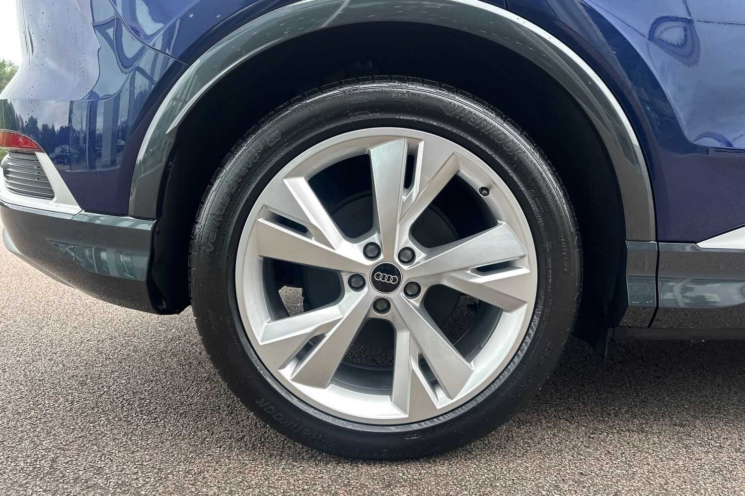 Used Audi Q4 e-tron 2025 for sale - 76310903: Photo 5