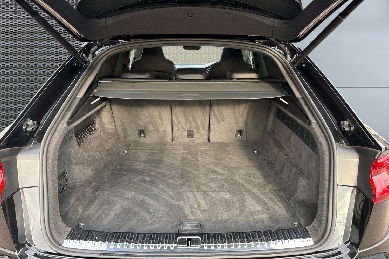 Used Audi RS Q8 2023 for sale - 76501964: Photo 13