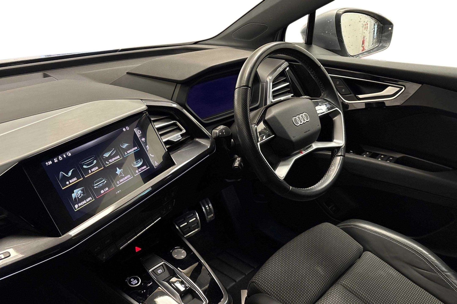 Used Audi Q4 e-tron 2021 for sale - 76242425: Photo 2