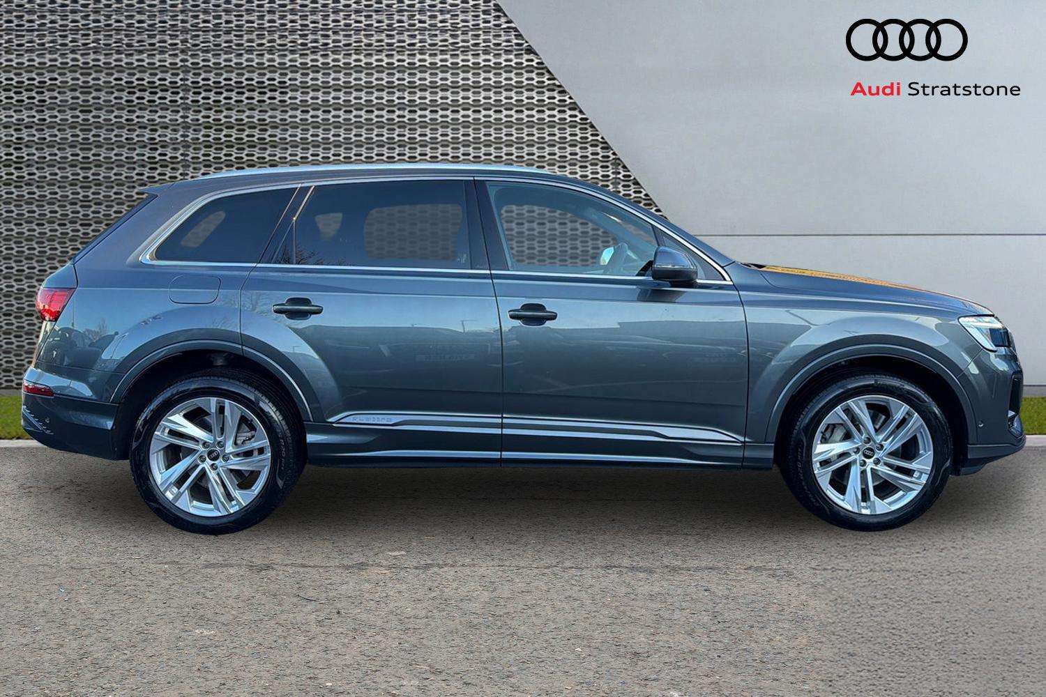 Used Audi Q7 2024 for sale - 76902281: Photo 4