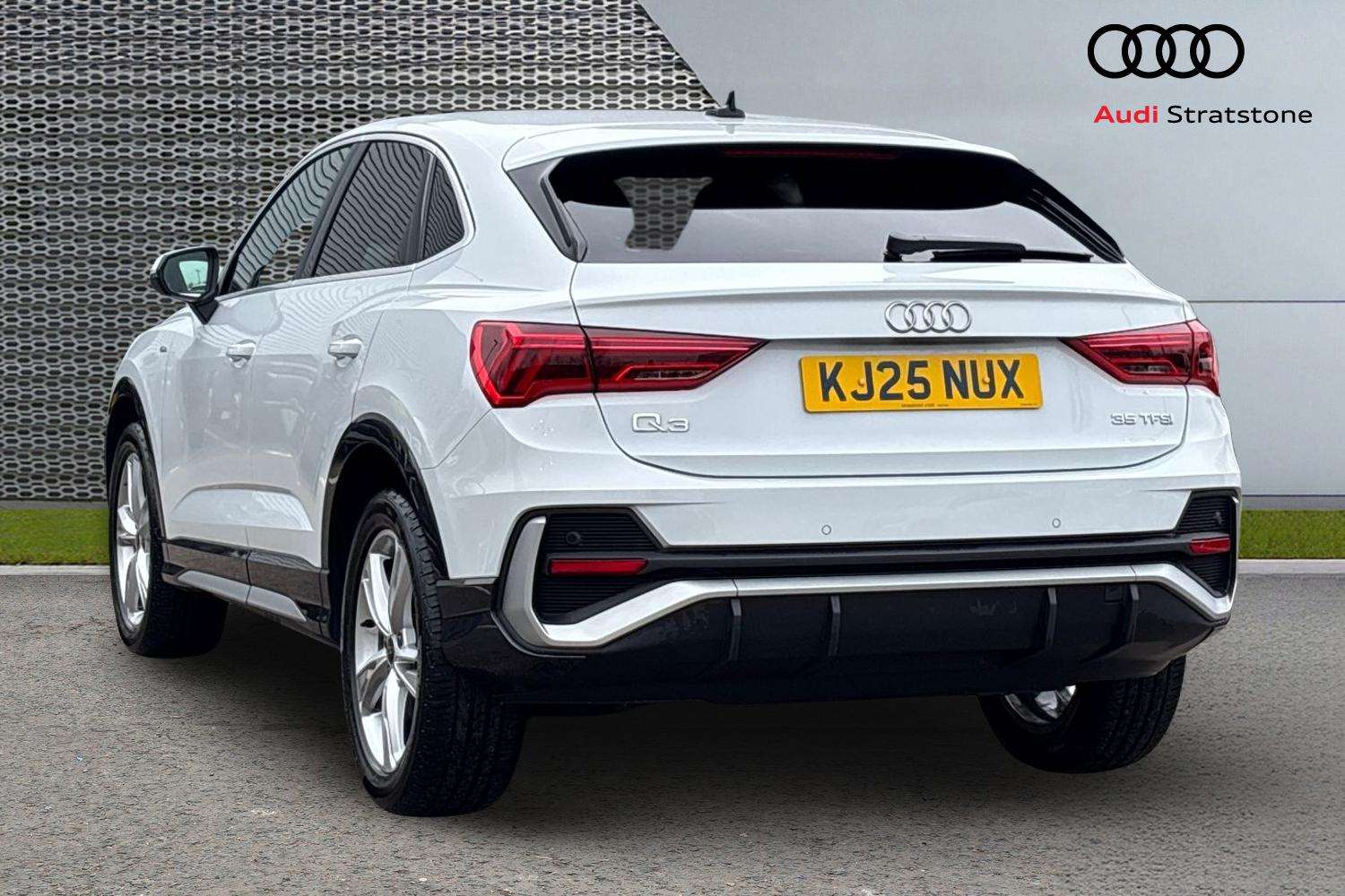 Used Audi Q3 2025 for sale - 77810802: Photo 3