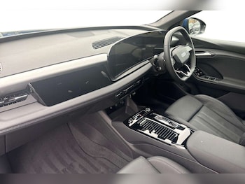 Used Audi Q6 e-tron 2025 for sale - 79473183: Photo