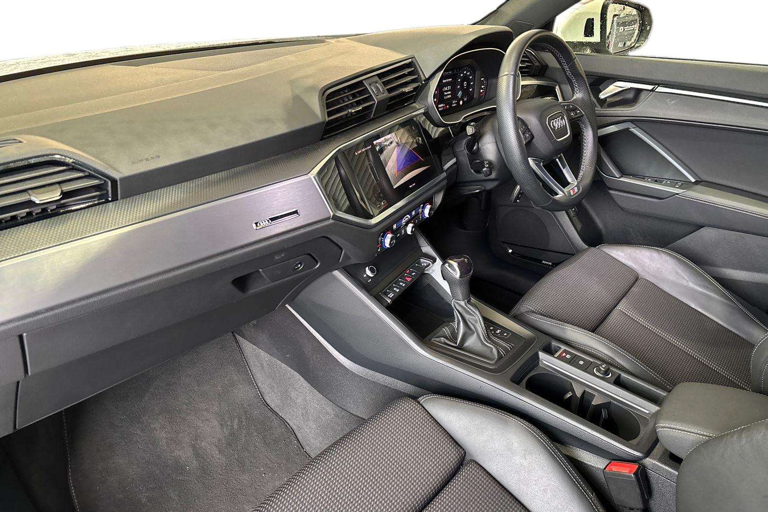 Used Audi Q3 2023 for sale - 77772069: Photo 2