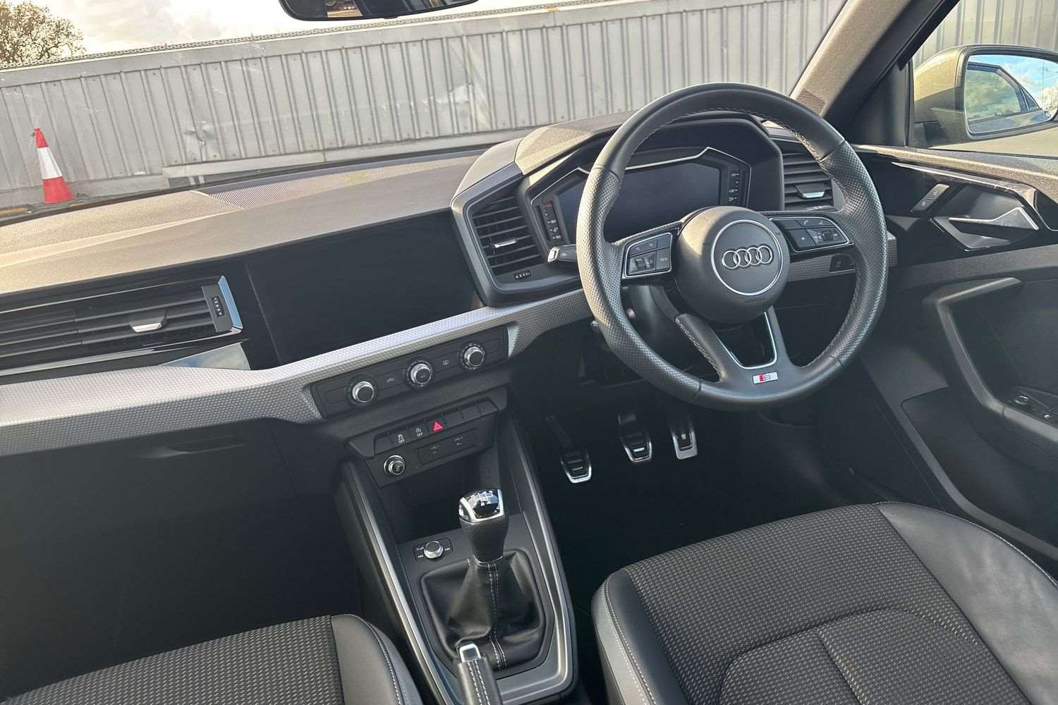 Used Audi A1 2023 for sale - 76575953: Photo 2