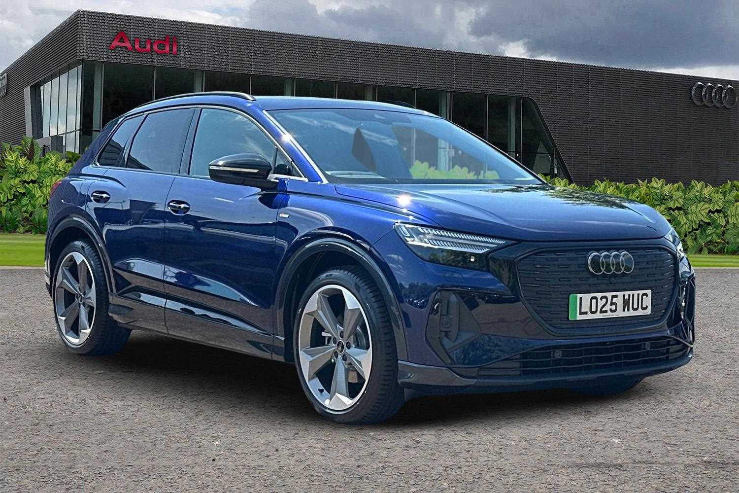 Used Audi Q4 e-tron 2025 for sale - 76016192: Photo 1