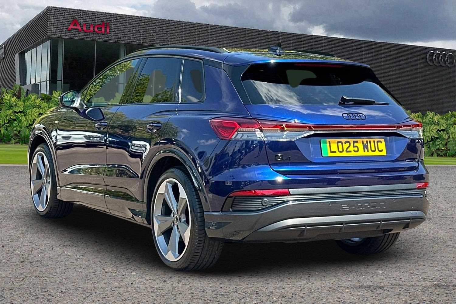 Used Audi Q4 e-tron 2025 for sale - 76016192: Photo 3