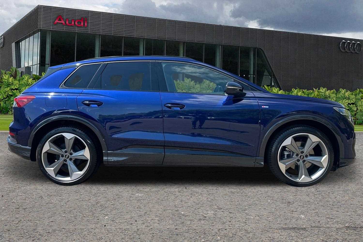 Used Audi Q4 e-tron 2025 for sale - 76016192: Photo 4