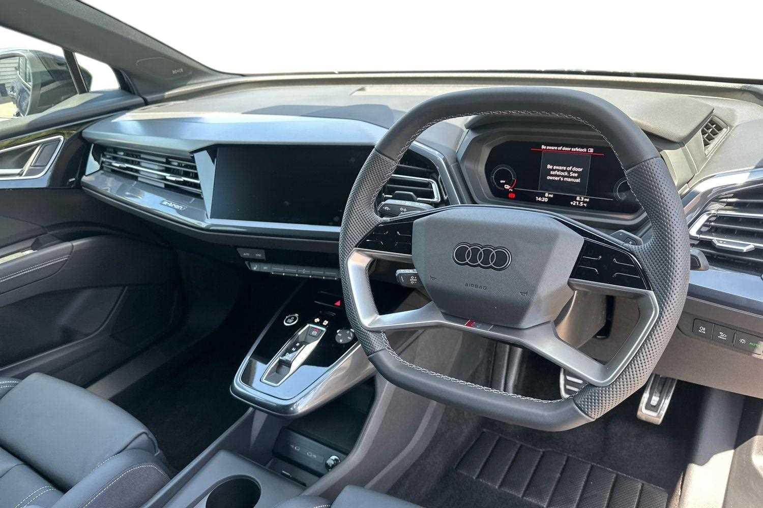 Used Audi Q4 e-tron 2025 for sale - 76016192: Photo 6