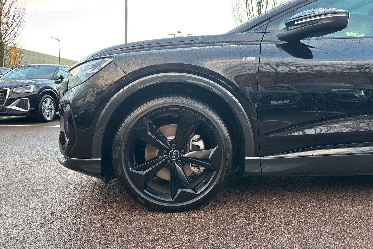 Used Audi Q4 e-tron 2025 for sale - 76540765: Photo 5