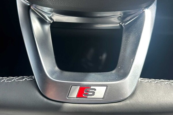 Used Audi Q8 for sale - 75710900: Photo 31