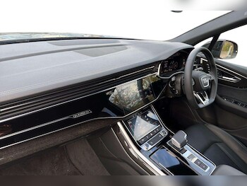 Used Audi Q7 2025 for sale - 76242604: Photo 2