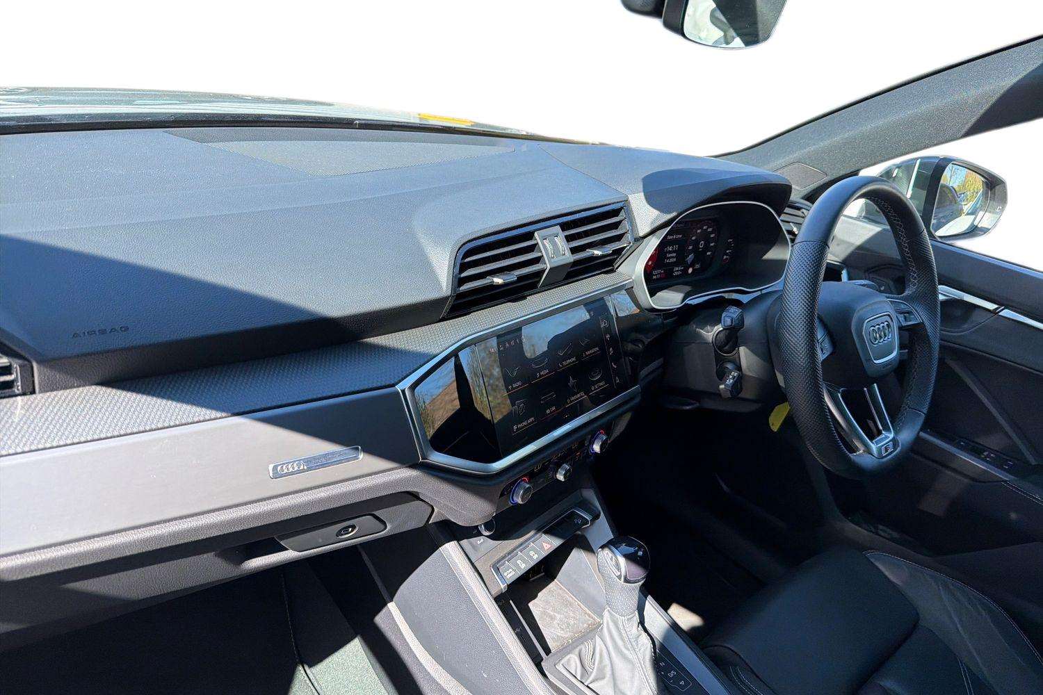 Used Audi Q3 2024 for sale - 78161520: Photo 2