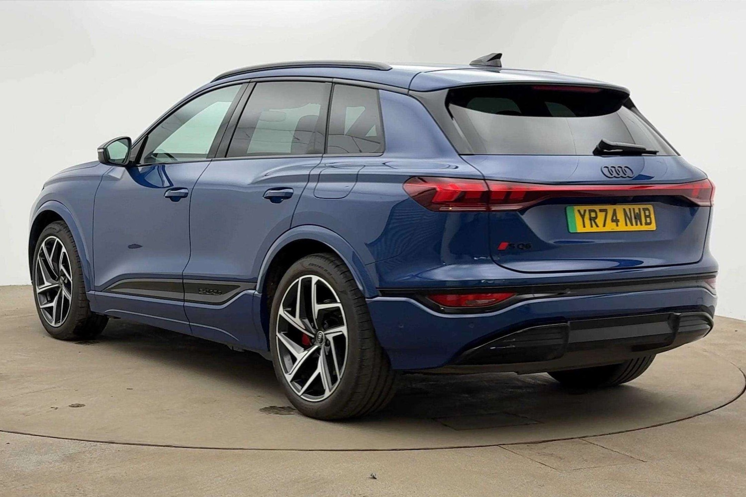 Used Audi Q6 e-tron 2024 for sale - 76169959: Photo 3