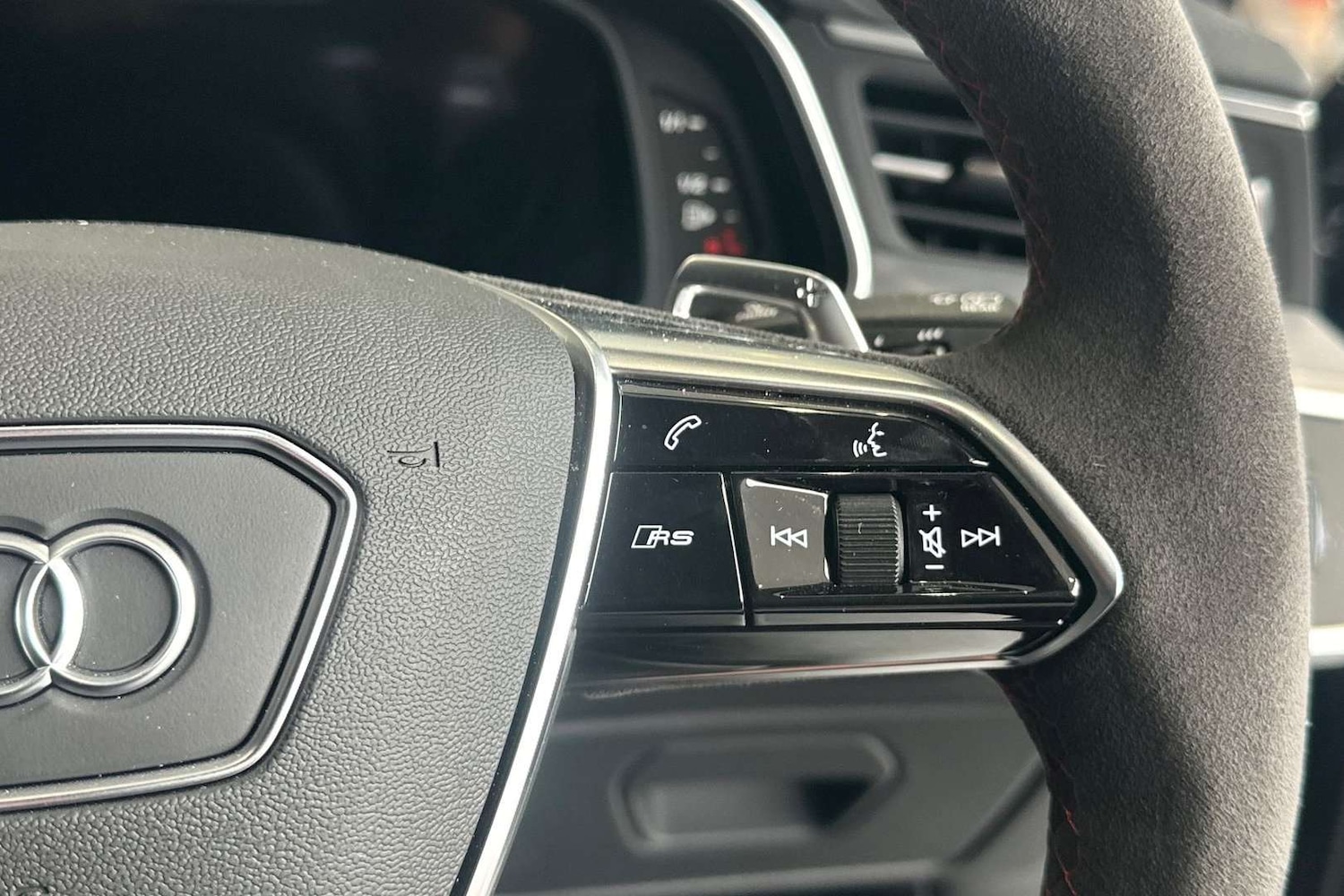 Used Audi RS6 2025 for sale - 76955289: Photo 17