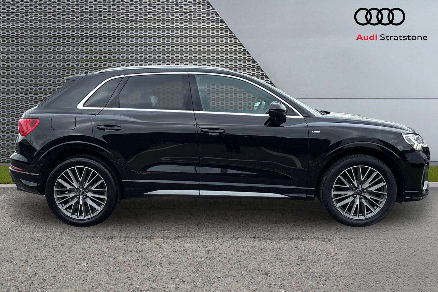 Used Audi Q3 2023 for sale - 77686668: Photo 4