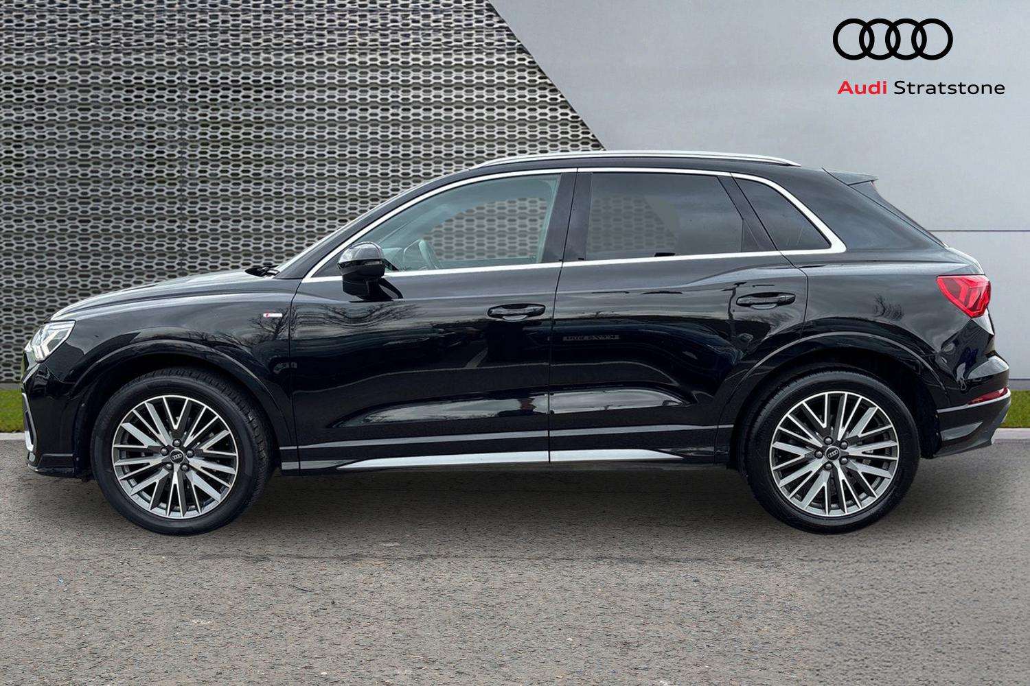 Used Audi Q3 2023 for sale - 77686668: Photo 8