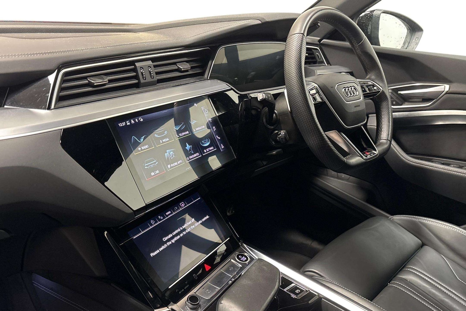 Used Audi e-tron 2022 for sale - 77772232: Photo 2