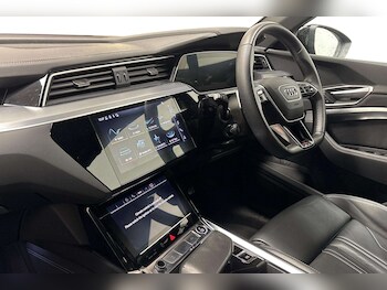 Used Audi e-tron 2022 for sale - 77772232: Photo