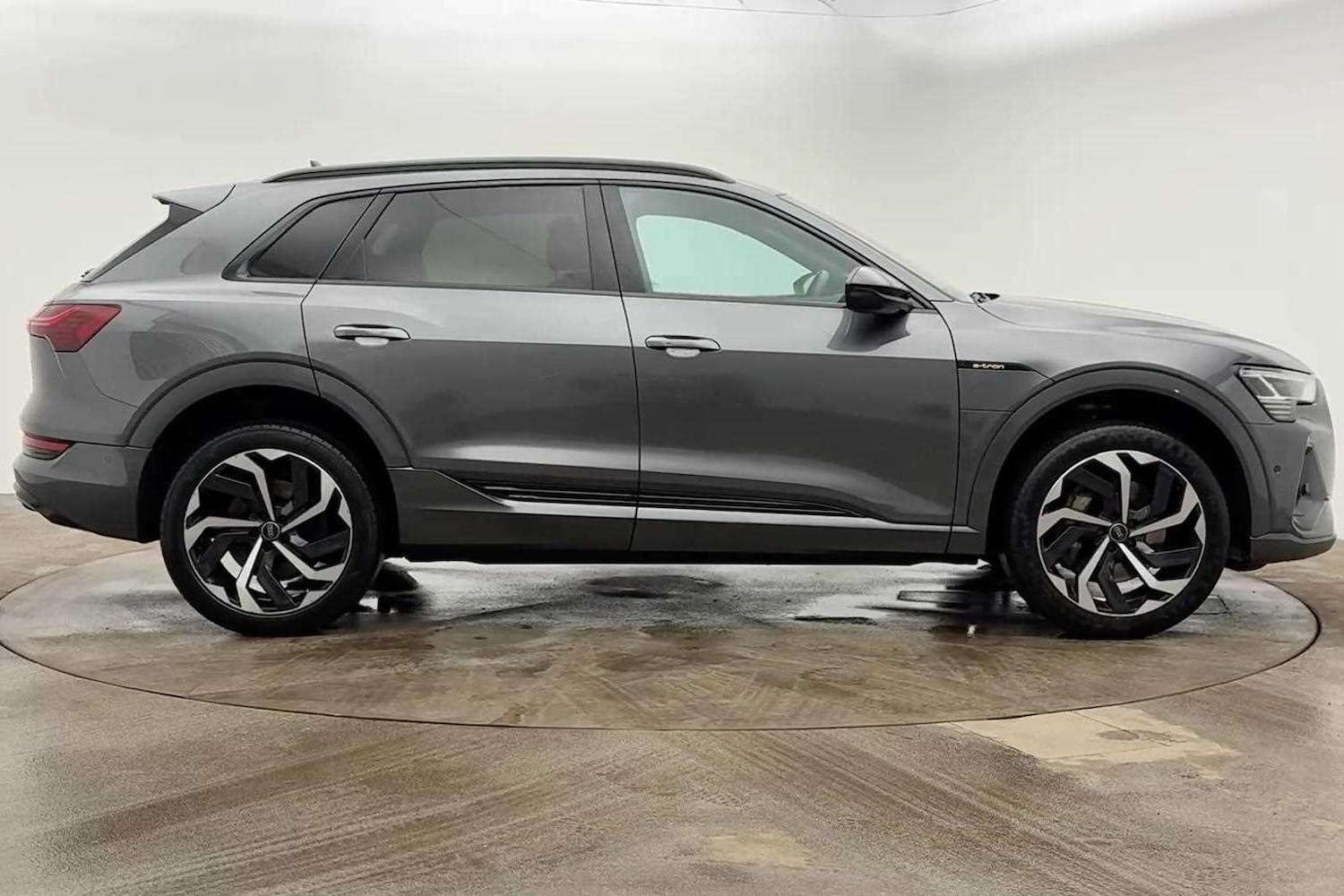 Used Audi e-tron 2022 for sale - 77772232: Photo 4