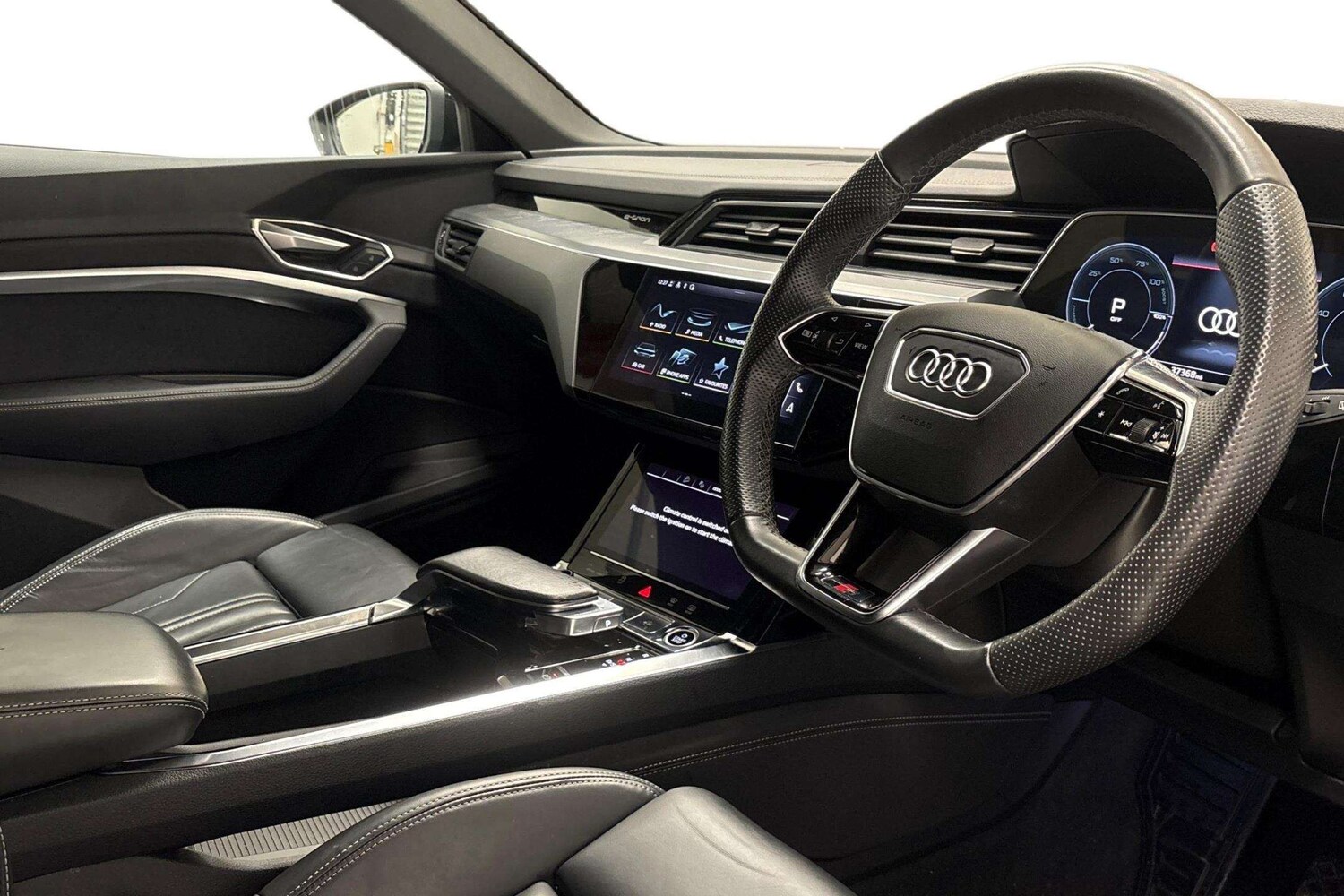 Used Audi e-tron 2022 for sale - 77772232: Photo 6