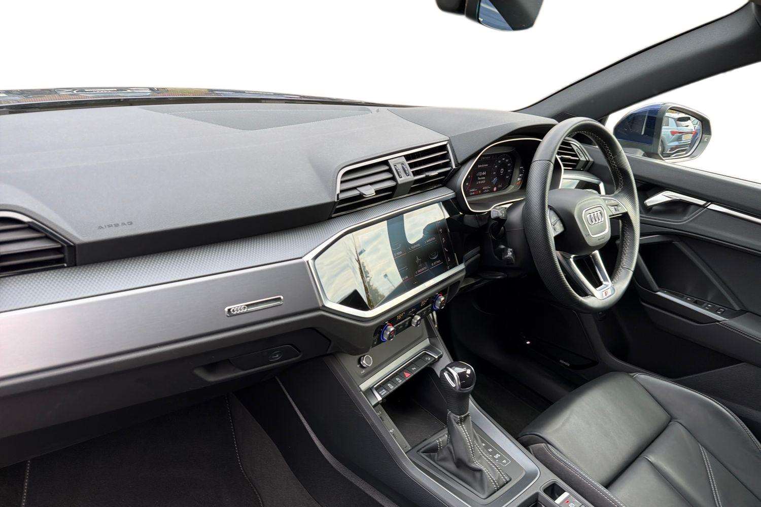 Used Audi Q3 2022 for sale - 76156357: Photo 2