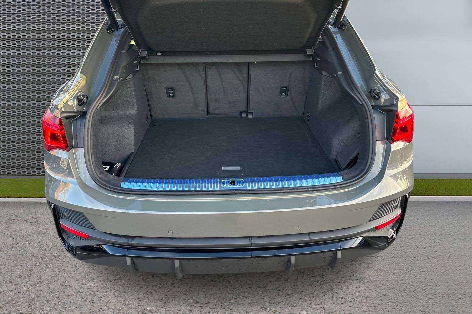 Used Audi Q3 2025 for sale - 76718042: Photo 13