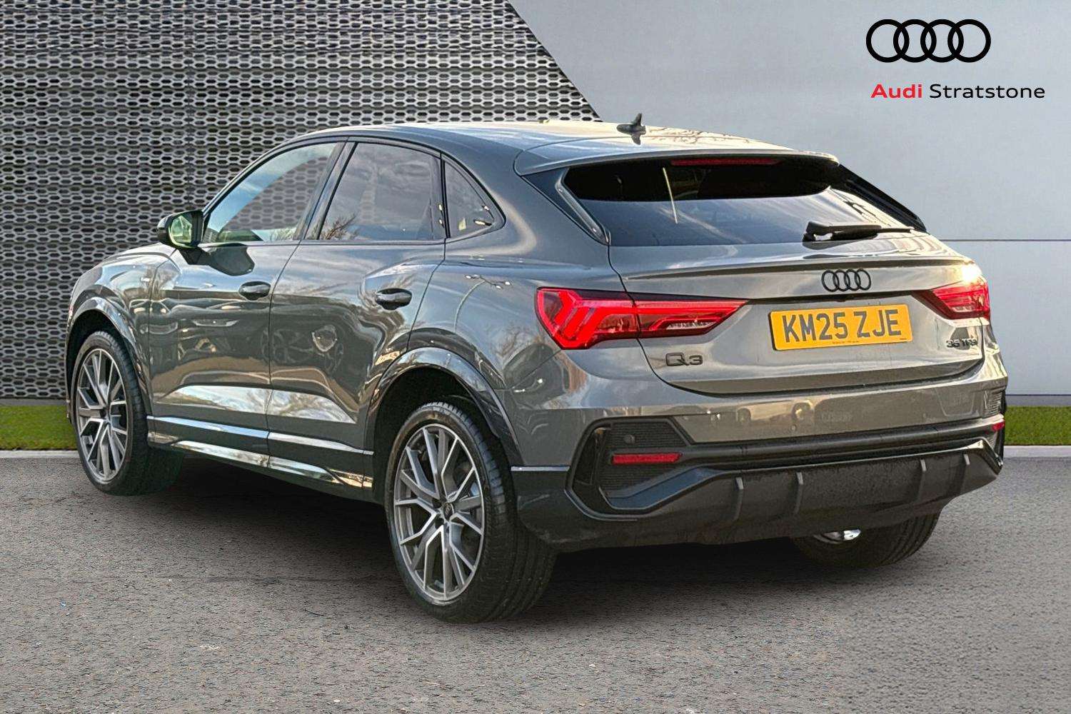 Used Audi Q3 2025 for sale - 76718042: Photo 3