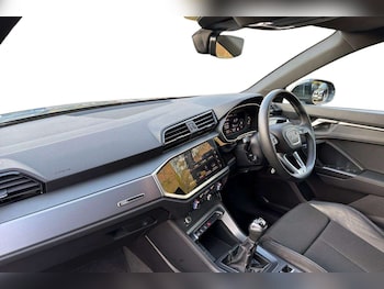 Used Audi Q3 2022 for sale - 76141628: Photo 2